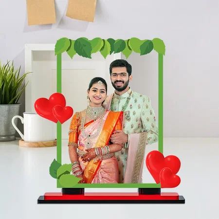 Heart and Leaves Style Customized Miniature Photo Caricature Stand