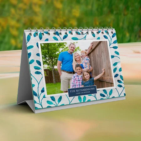 Family Photo Leaf Pattern Design Customized Photo Desk Landscspe Calendar